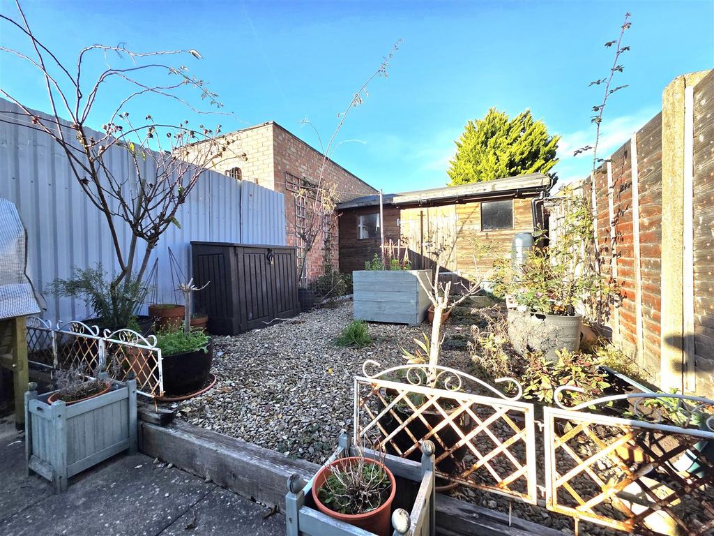 Property photo 3 of 15