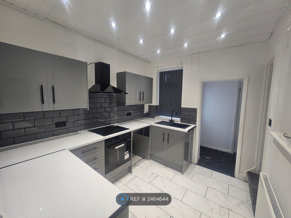 Property photo 2 of 13 Kitchen