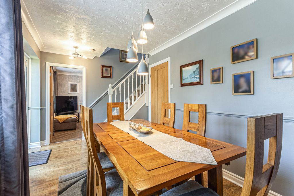 Property photo 3 of 21 Gallery
