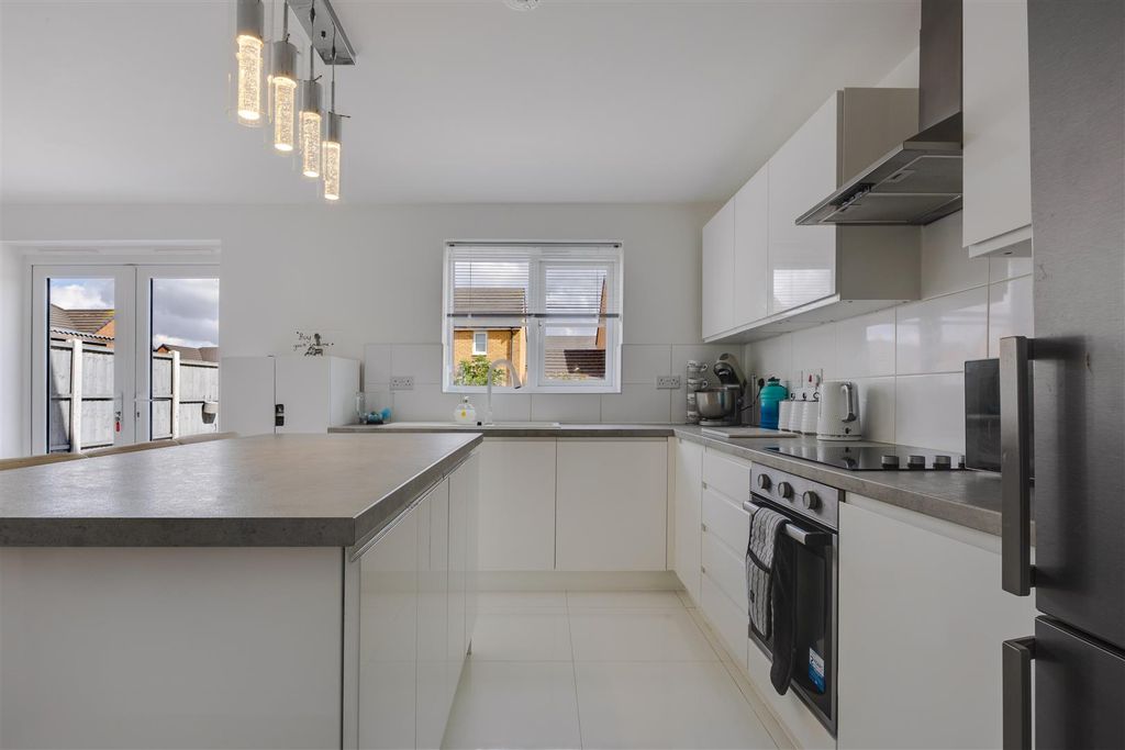 Property photo 3 of 20 Kitchen Diner