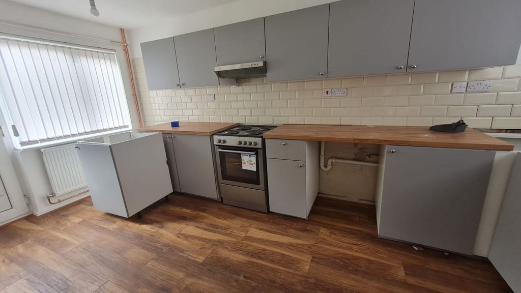 Property photo 2 of 12 Image