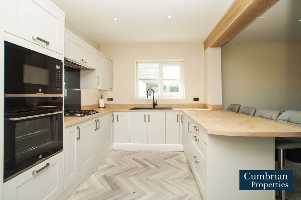 Property photo 2 of 22 Kitchen