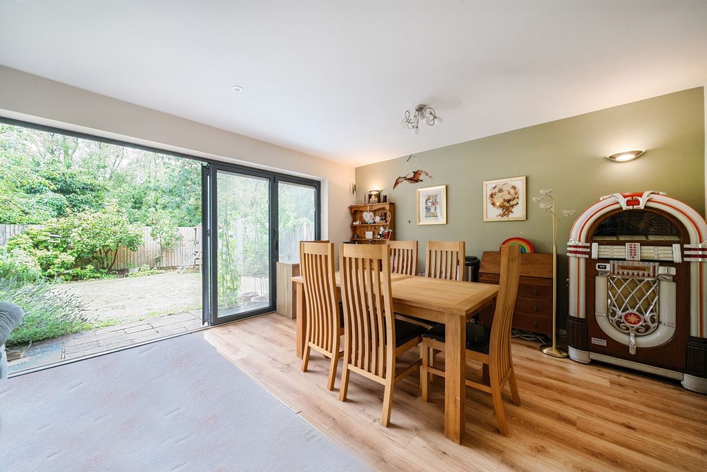 Property photo 3 of 16 1340414-6-689Cbac...