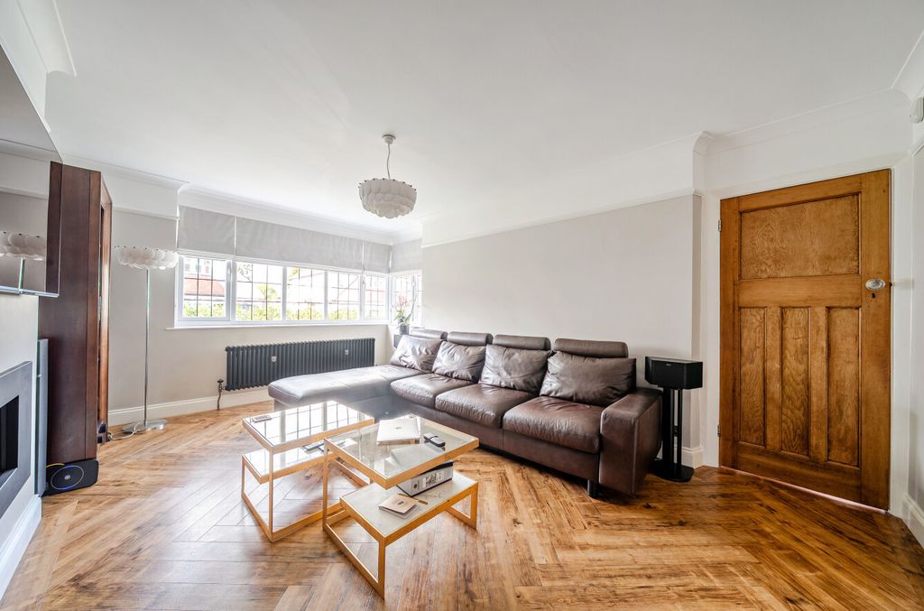 Property photo 3 of 21 1446116-19-69E125...