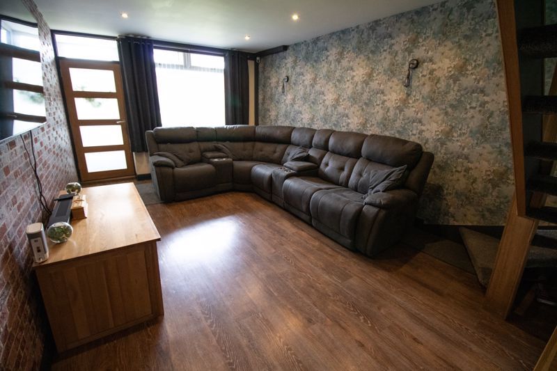 Property photo 3 of 21 Lounge