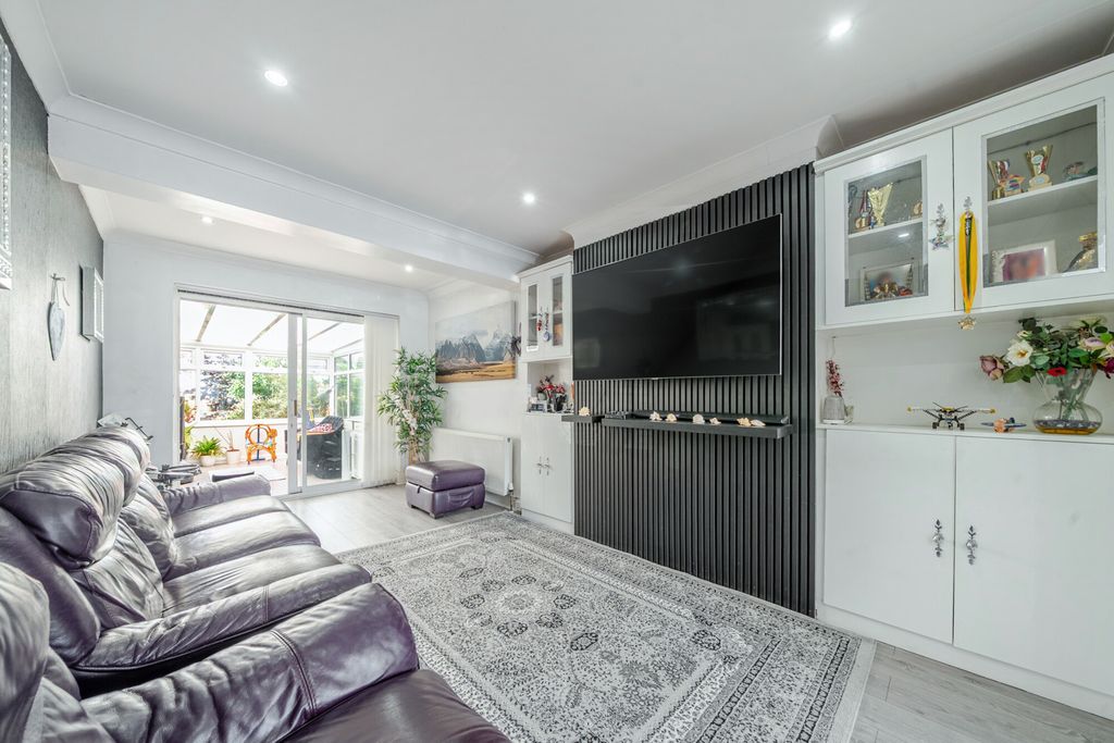 Property photo 2 of 25 1472447-28-6A283B...