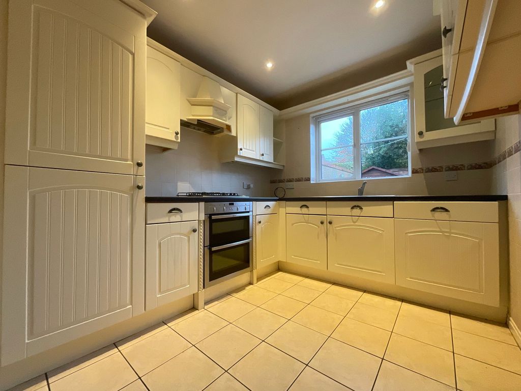 Property photo 3 of 27