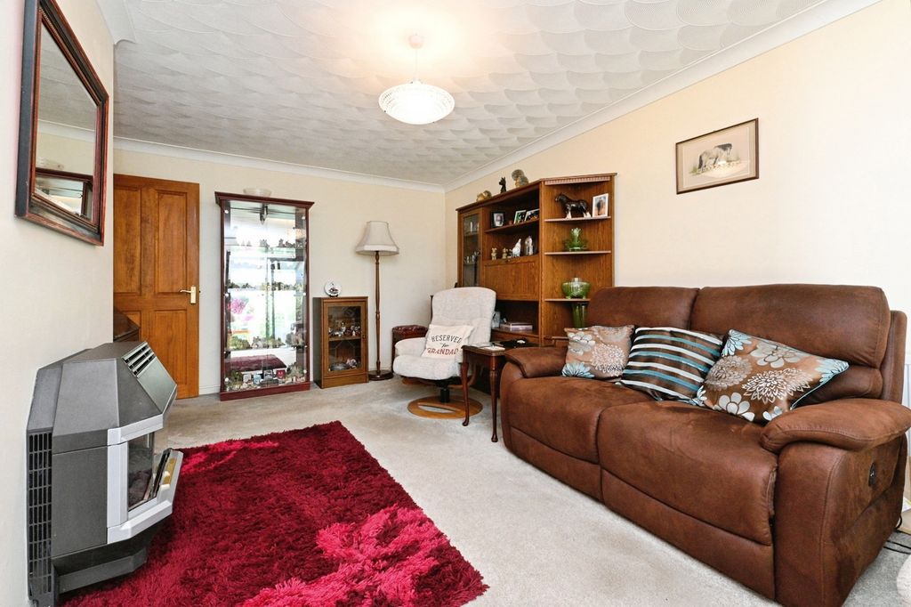 Property photo 2 of 17 Photo