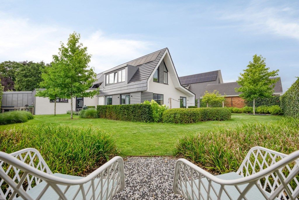 Property photo 2 of 61