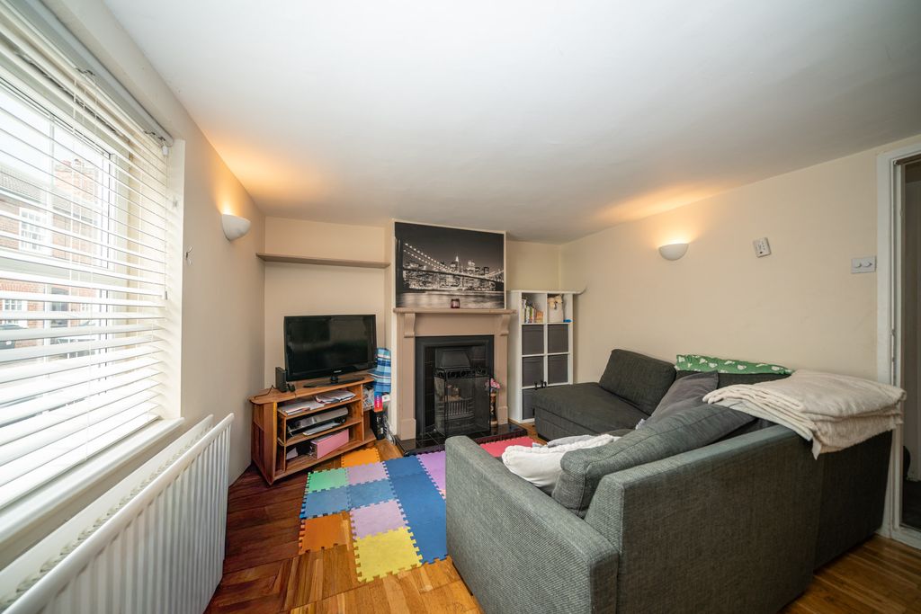 Property photo 2 of 12