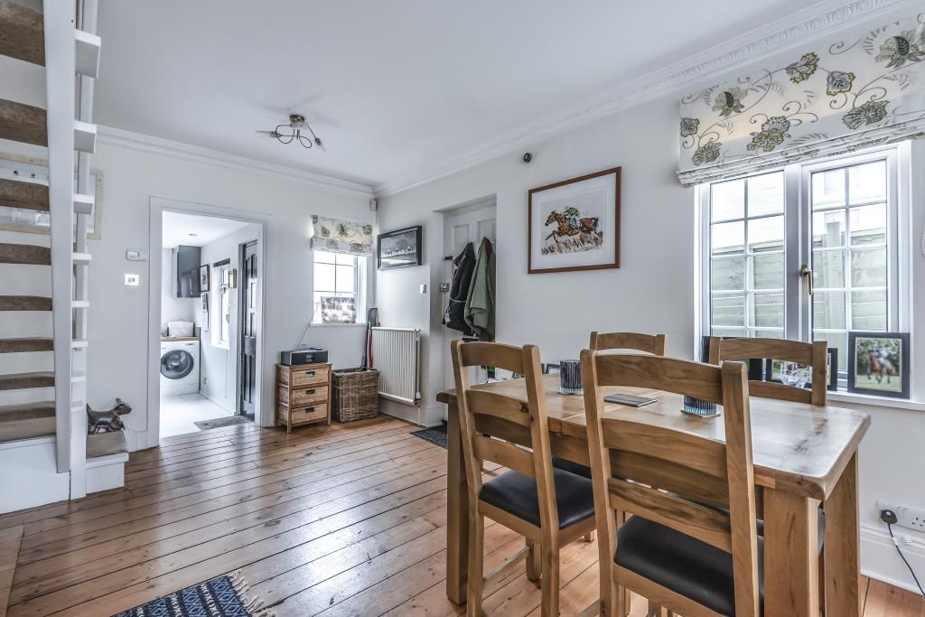 Property photo 2 of 11 Dining Area