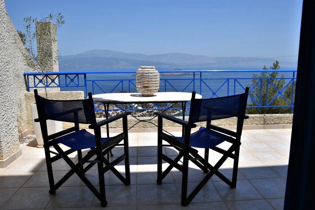 Property photo 1 of 24 For Sale Maisonette 135 m² In Peloponnese