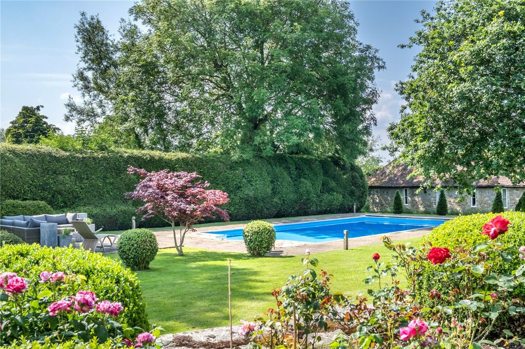 Property photo 3 of 25 Swimming Pool