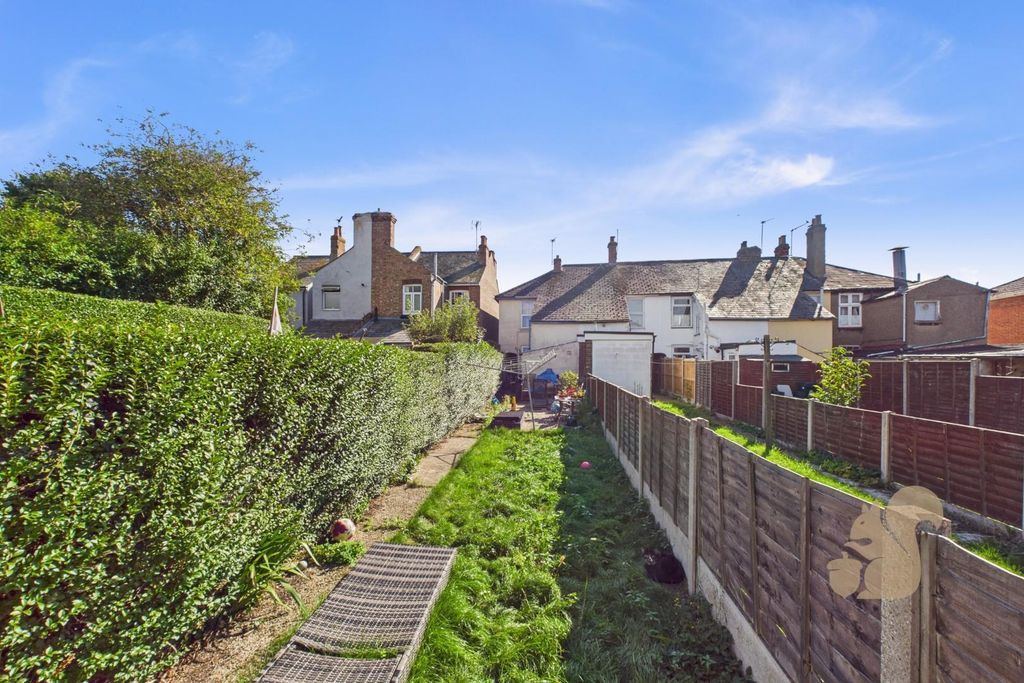 Property photo 3 of 11 Cam01659G0-Pr0608-Still010.Jpg