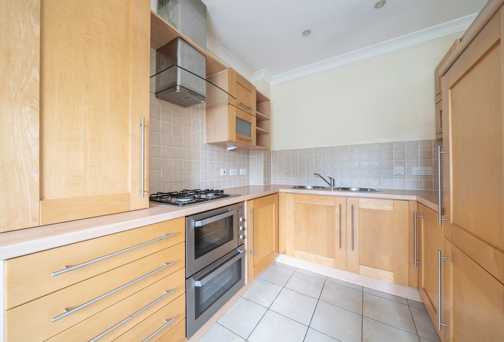 Property photo 2 of 13 1483956-7-6A427Fe...