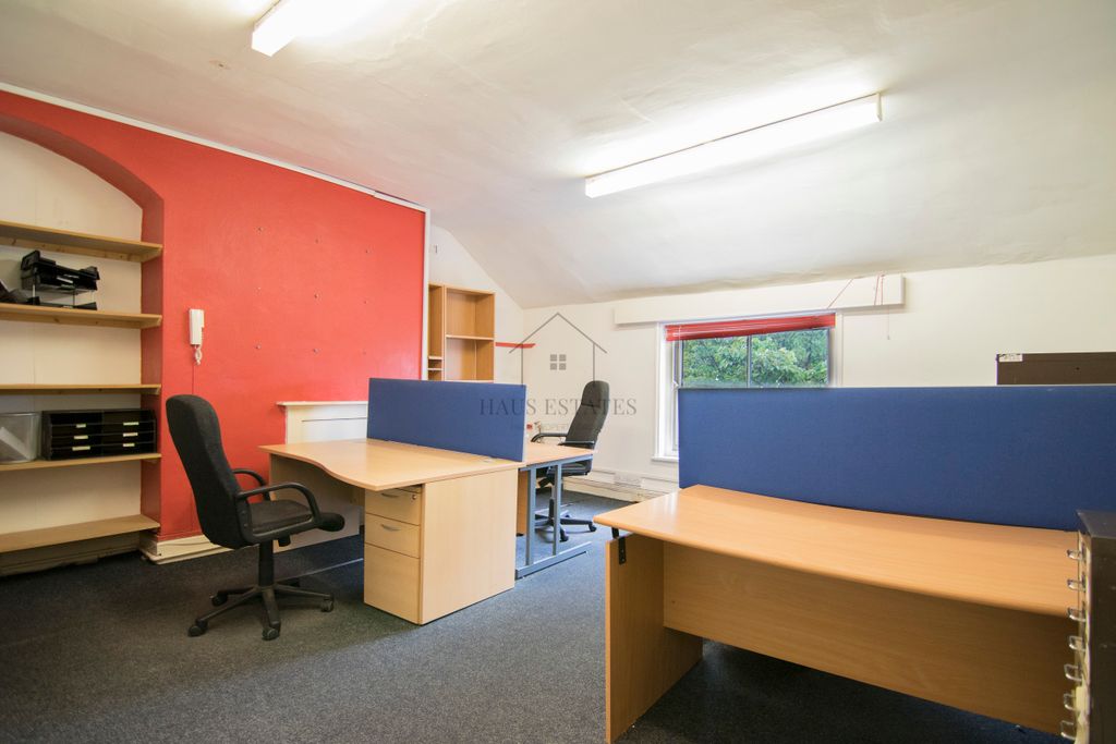 Property photo 3 of 7 Office One