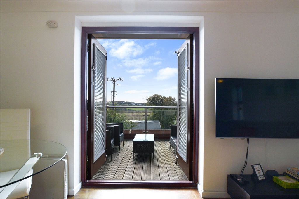 Property photo 3 of 10 Picture No. 04