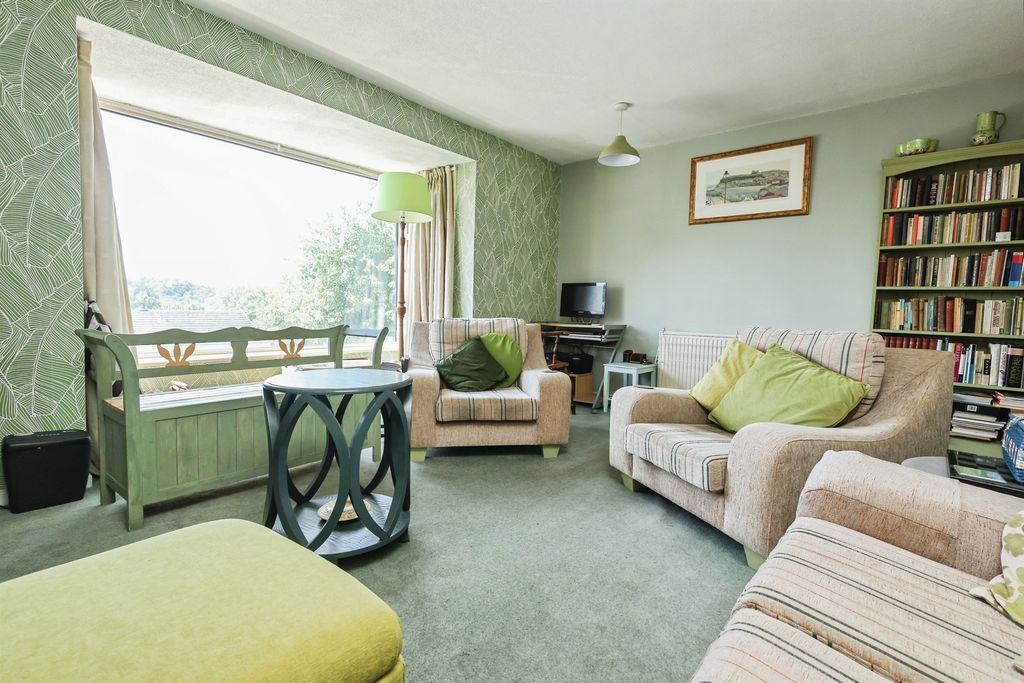 Property photo 2 of 19
