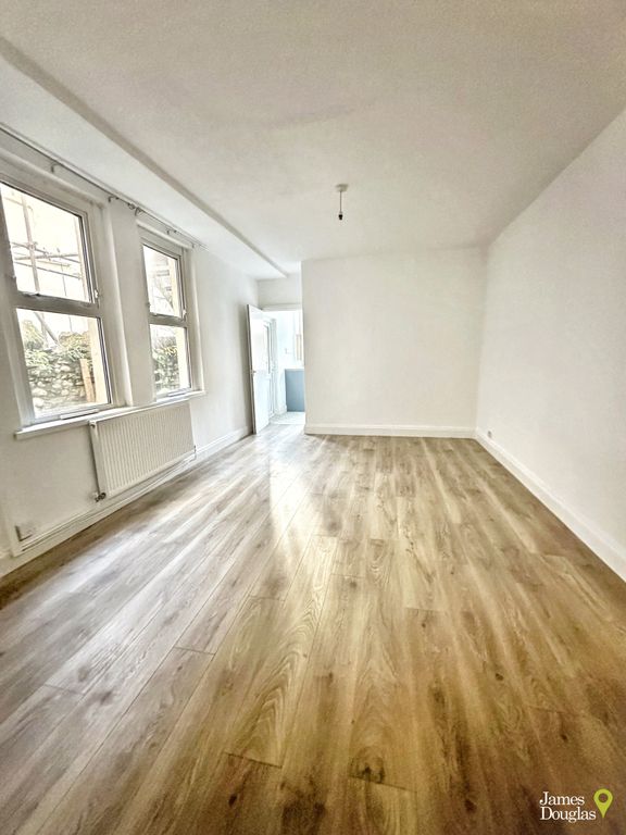 Property photo 3 of 15 Img_7012