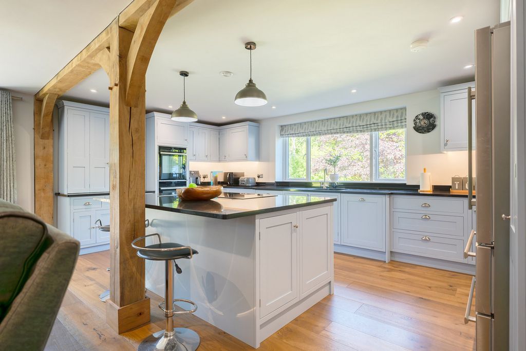 Property photo 3 of 21