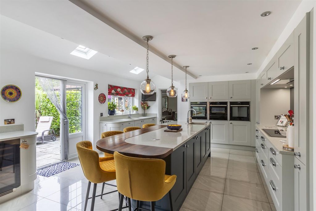 Property photo 2 of 43 Kitchen/ Breakfast Room