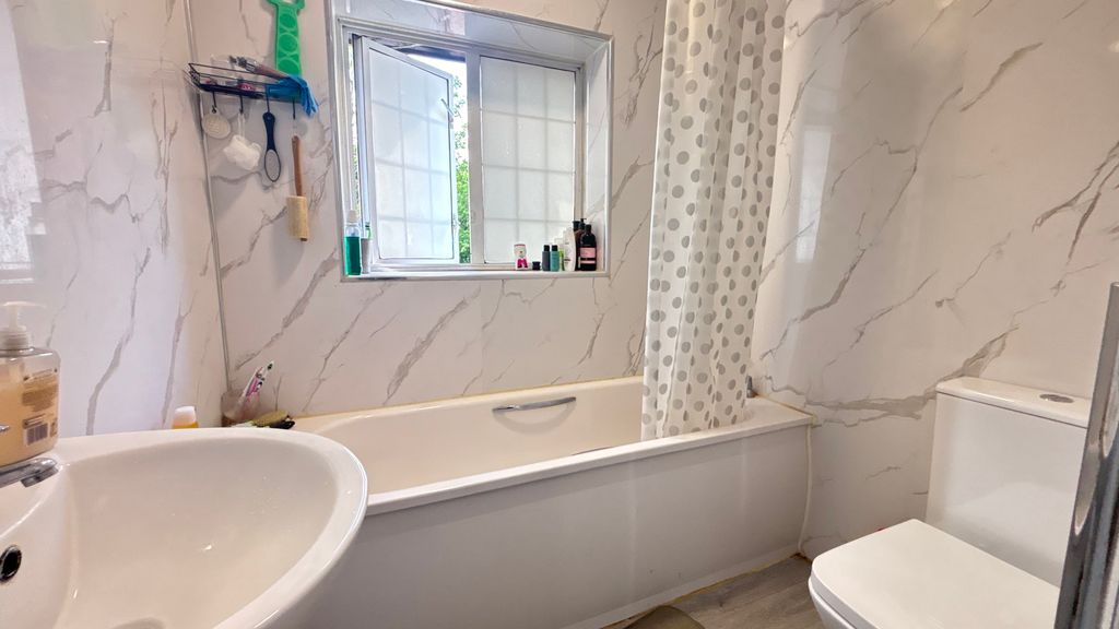 Property photo 3 of 8 Img_2648