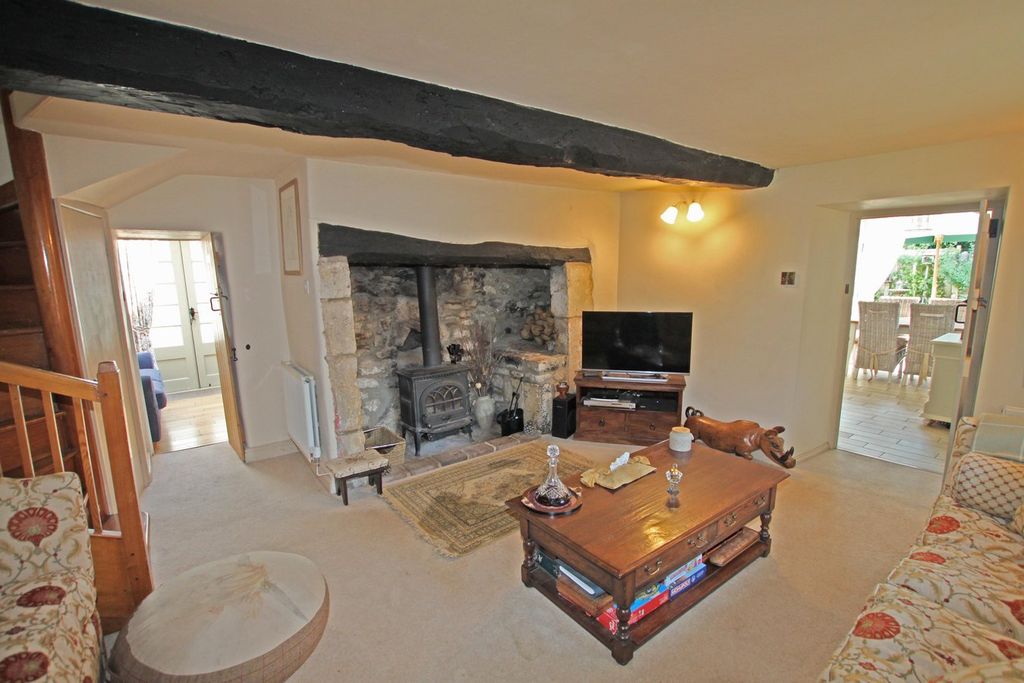 Property photo 2 of 16