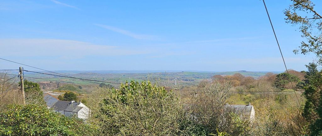 Property photo 2 of 32