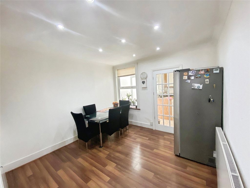 Property photo 3 of 11 Picture No. 10