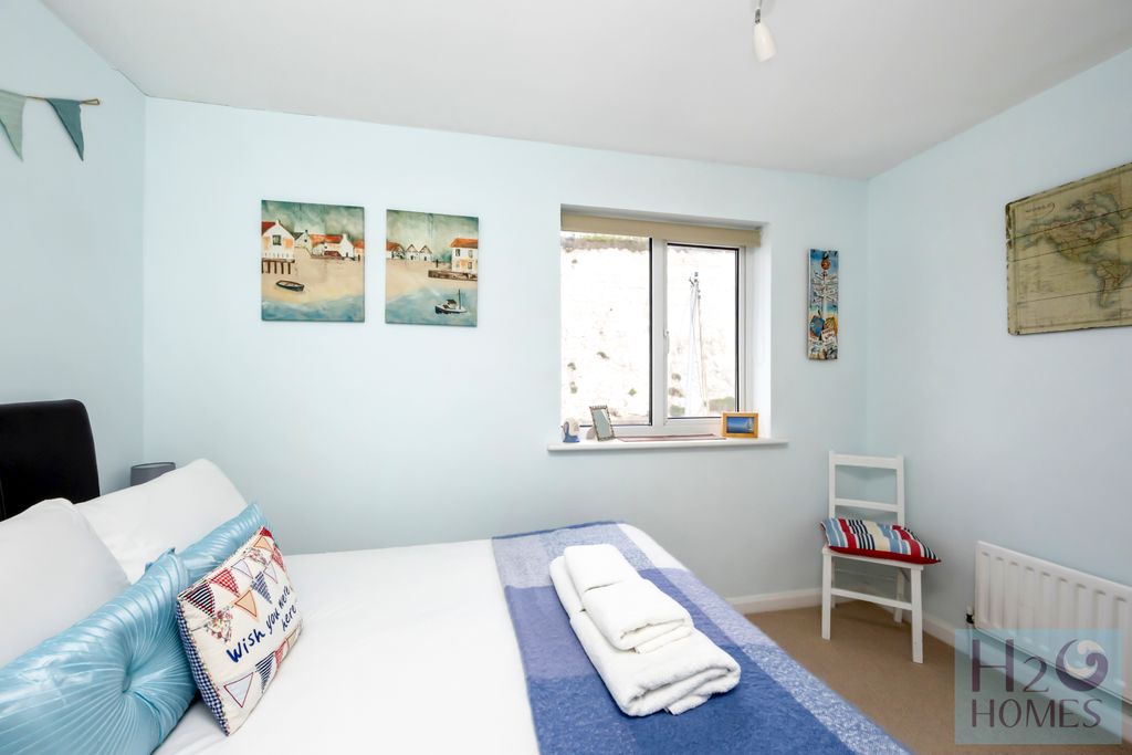 Property photo 3 of 22 The Strand, Victory Mews, 59-013