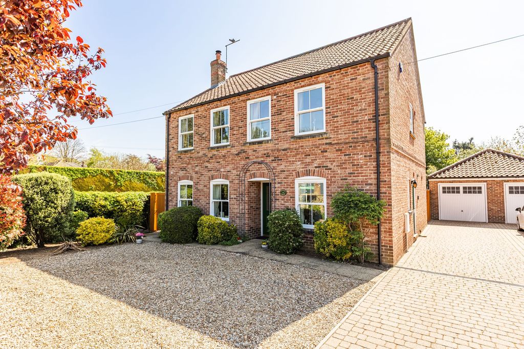 Property photo 1 of 18