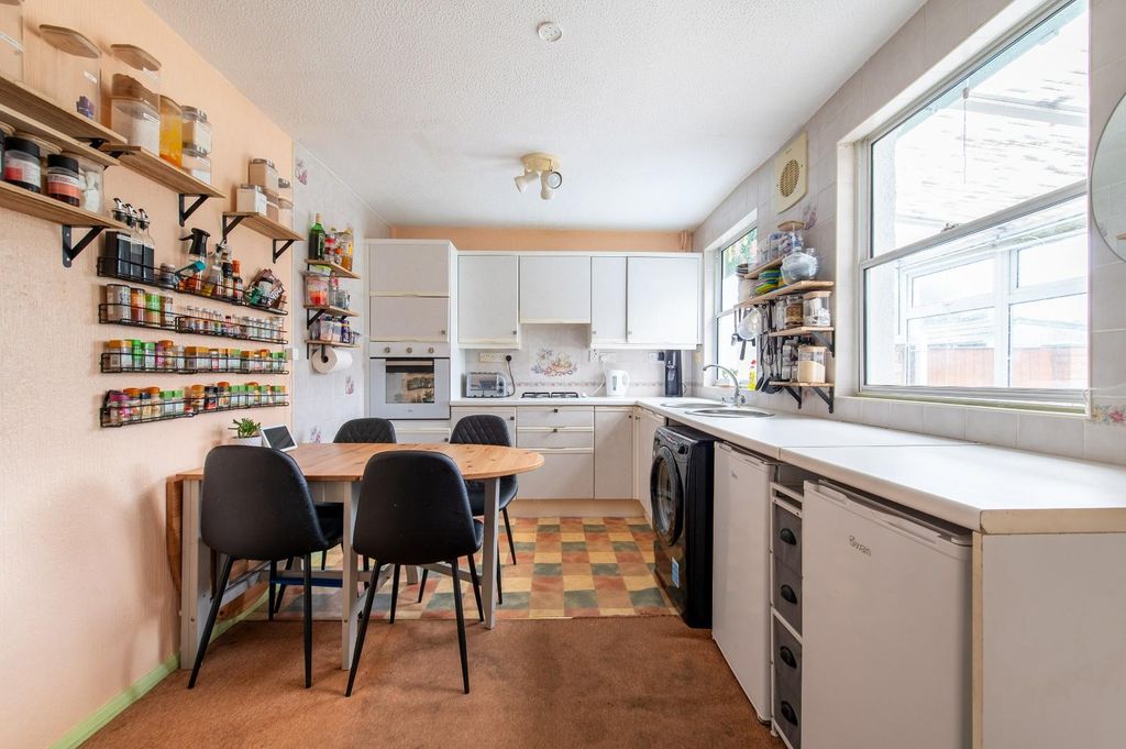 Property photo 3 of 12 Kitchen / Diner