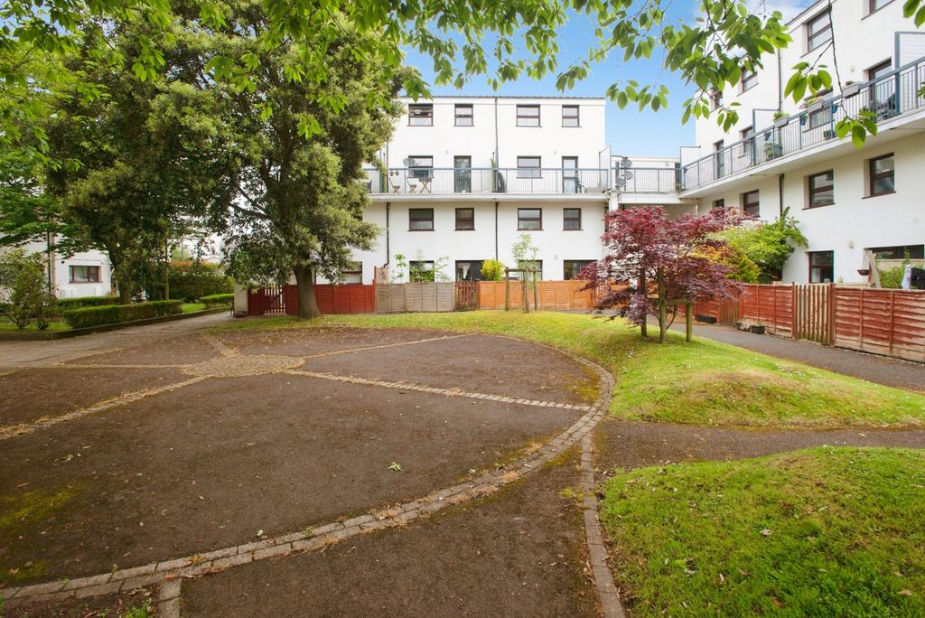 Property photo 1 of 17 Pbox-Img.Jpg