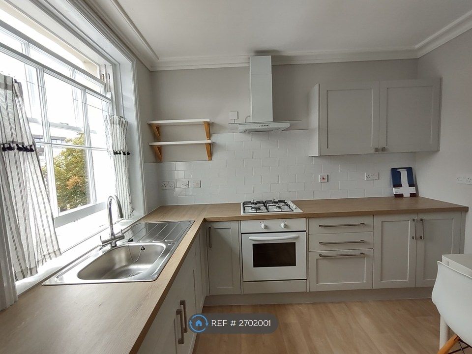 Property photo 3 of 35 Kitchen