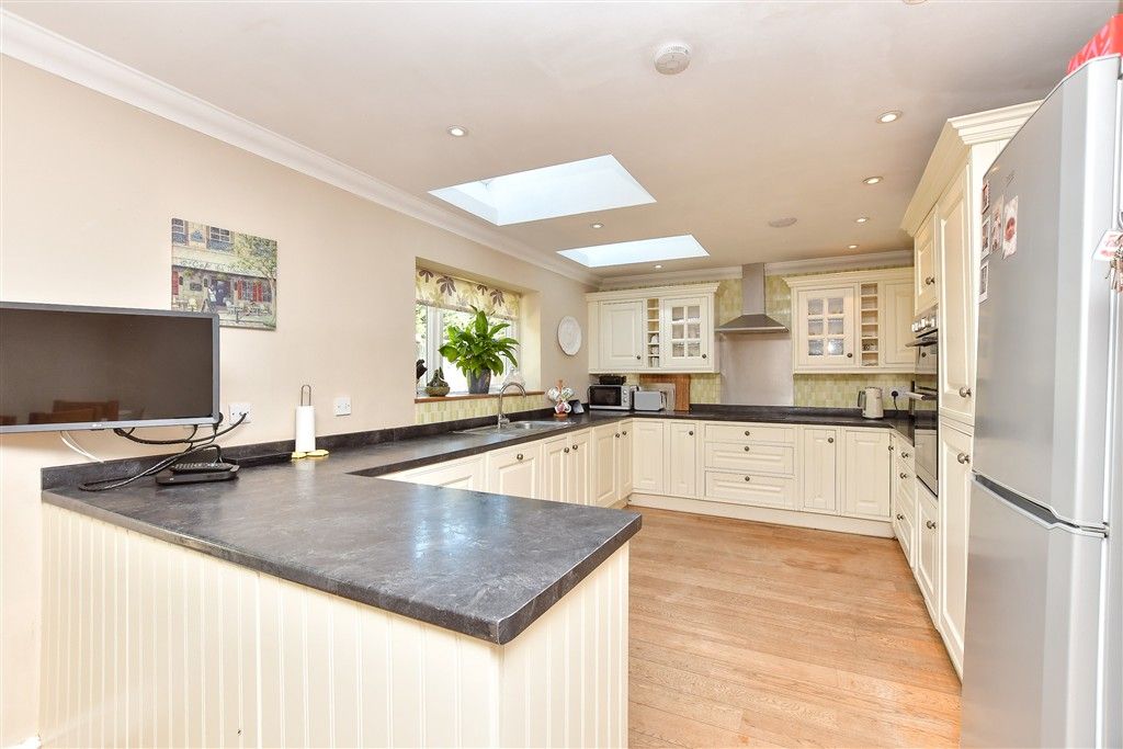 Property photo 3 of 11 Kitchen/Diner