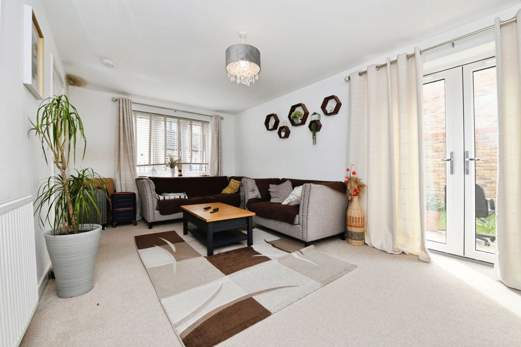 Property photo 3 of 16 Pbox-Img.Jpg