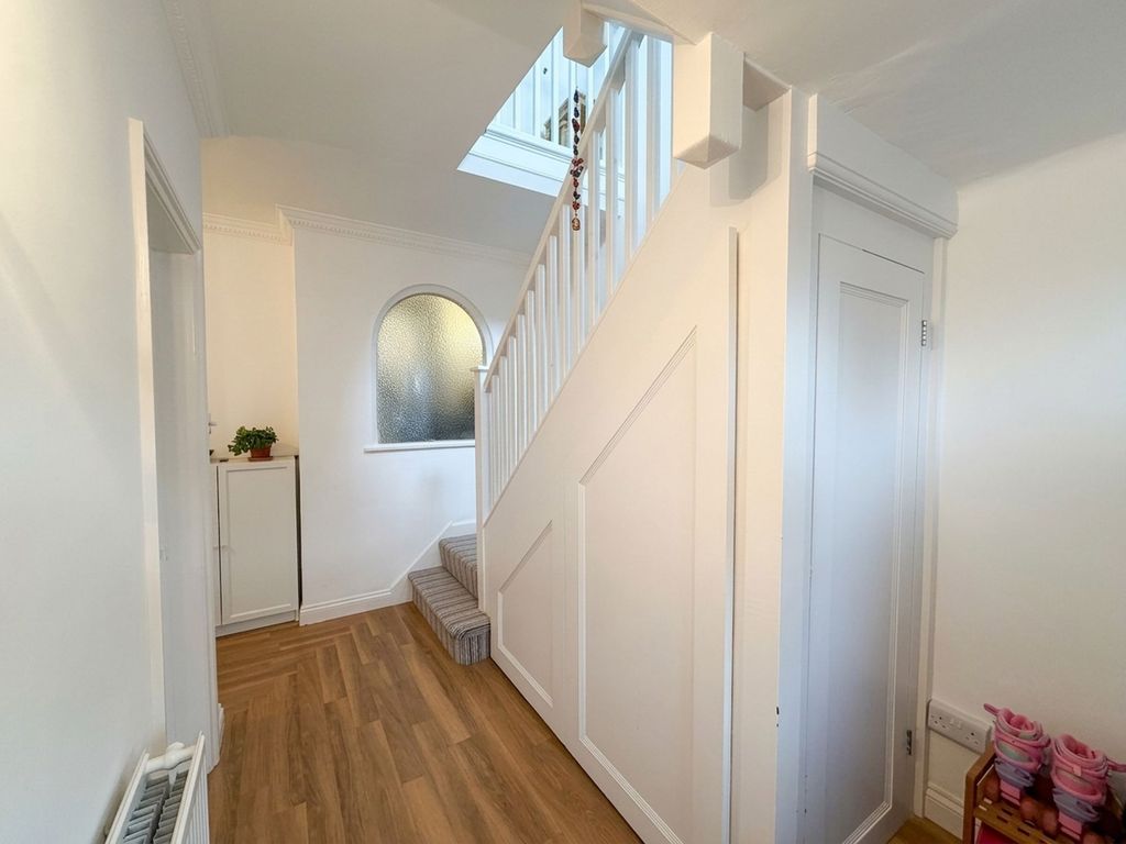 Property photo 2 of 24 Hallway