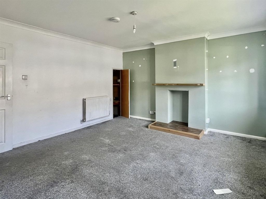 Property photo 2 of 11 A5513314-90Df-4F39-93Ca-Aeb16C9EE7C9.Jpeg