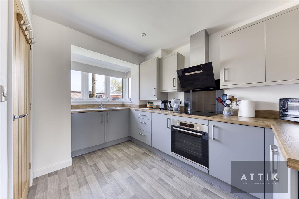 Property photo 3 of 25 Attik-6.Jpg