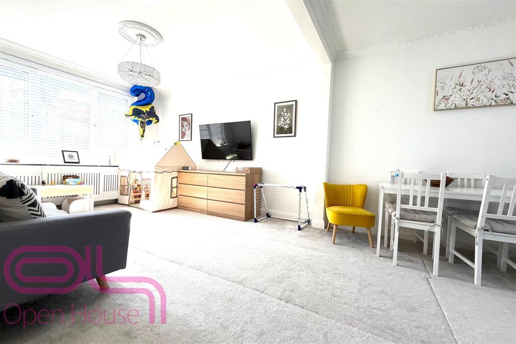 Property photo 3 of 21 Priory Rd - Reception 1.Jpg
