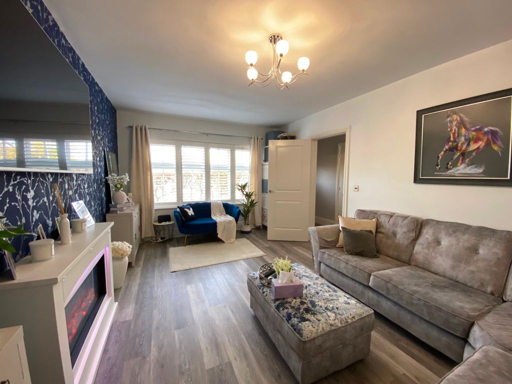 Property photo 3 of 27