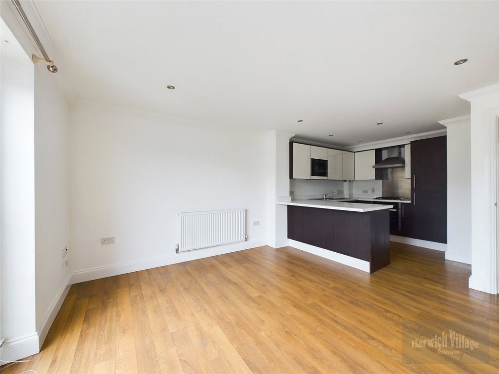 Property photo 3 of 9 Picture 3