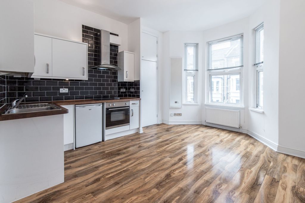 Property photo 2 of 13 Bedroom