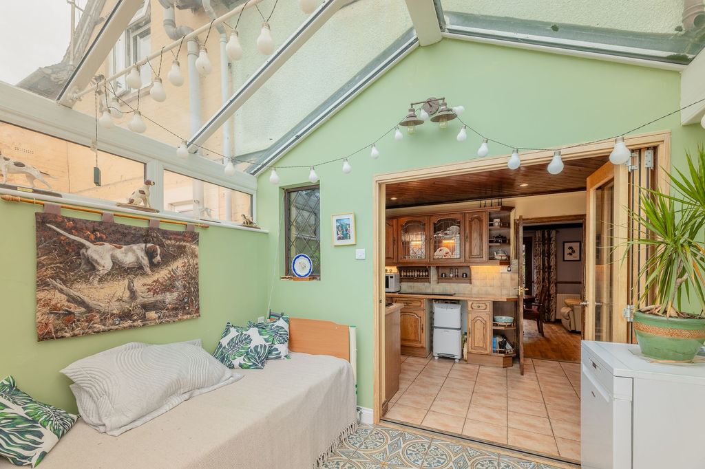 Property photo 3 of 26