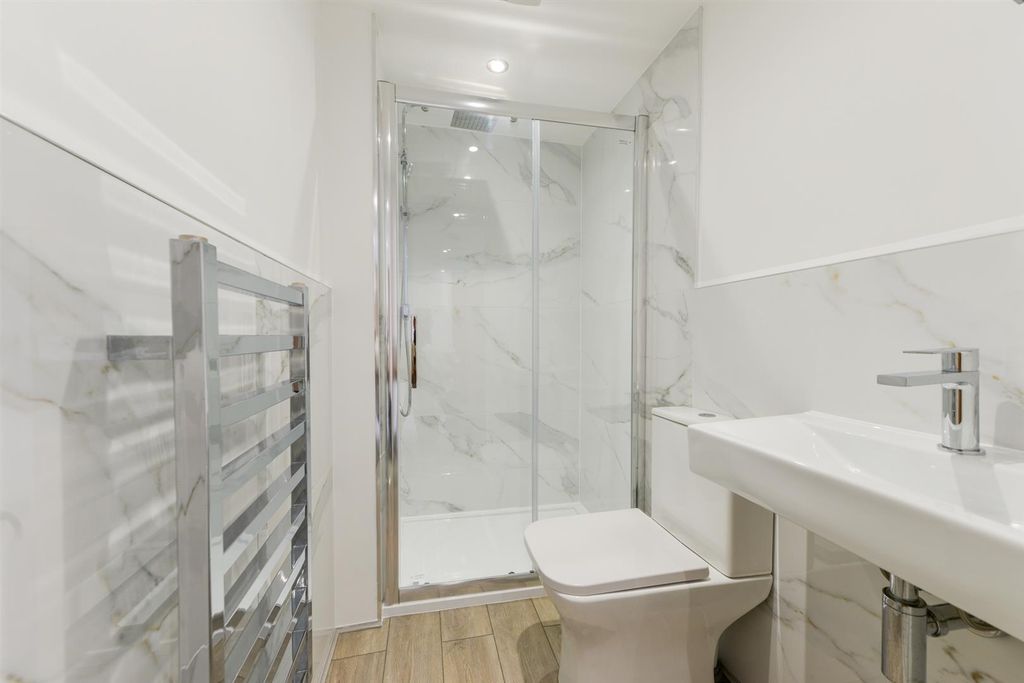 Property photo 1 of 15 Flat 1, 12 Marine Gardens1.Jpg