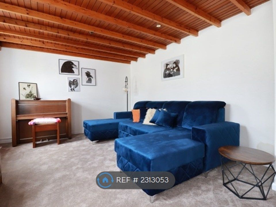 Property photo 2 of 27 Living Room