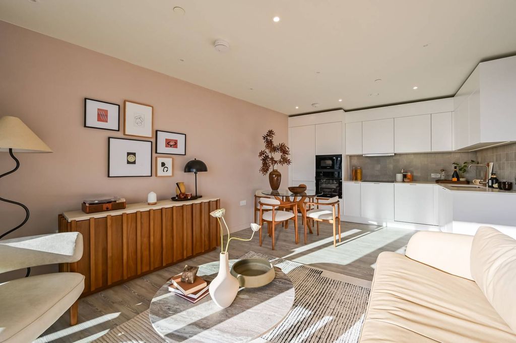 Property photo 2 of 48