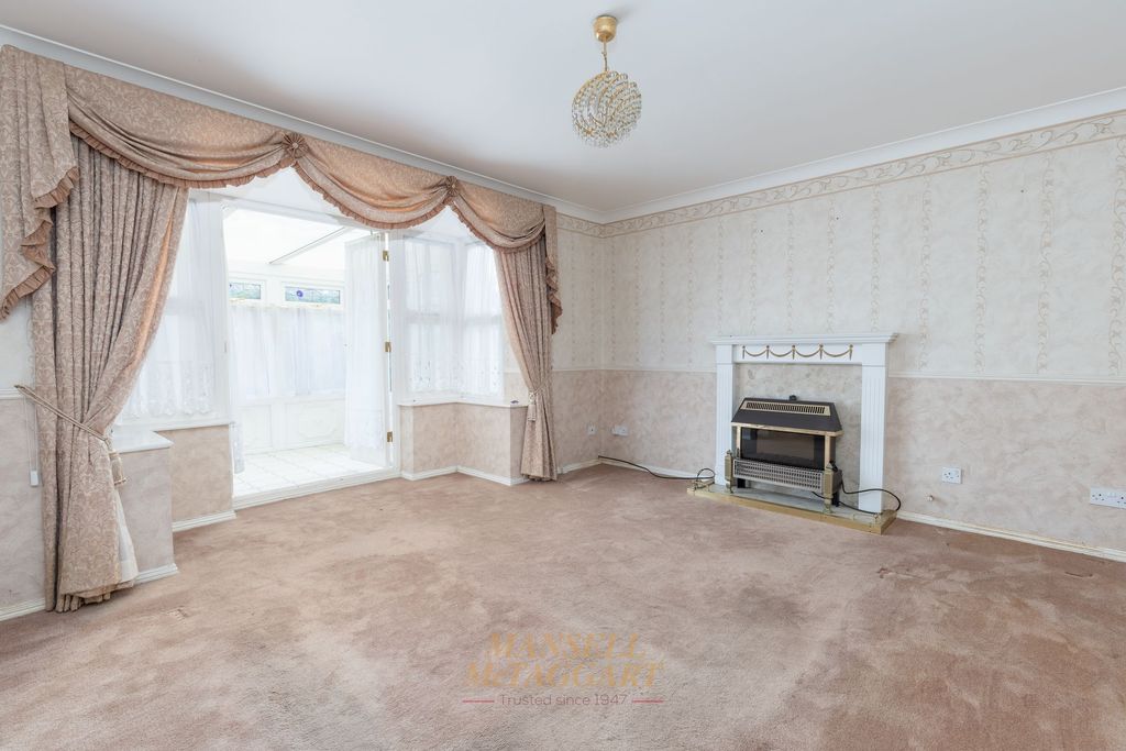 Property photo 2 of 23