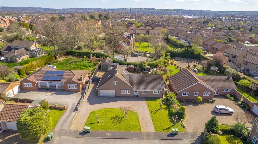 Property photo 1 of 33