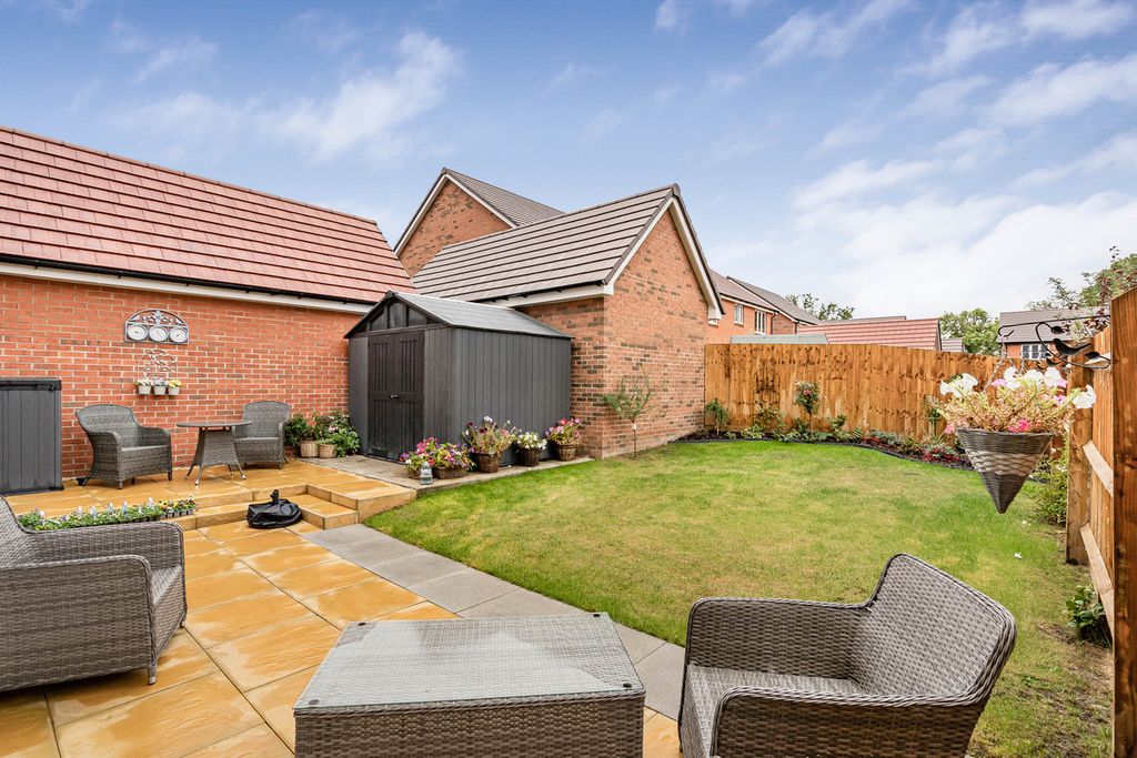 Property photo 3 of 33